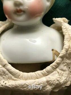 Antique Doll Allemand (-tête De Porcelaine Seulement, 1860s) Dans Un Millésime Nuisette