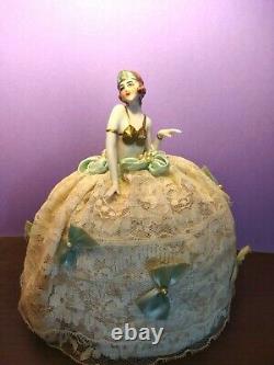 Antique Dressel Kister Porcelaine Fille Demi-poule Figurine & Stetson Pin Coussin