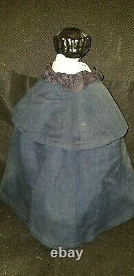 Antique Flat Top Rosy Cheek China Shoulder Head Doll 11,5 Vêtements Anciens Du Corps
