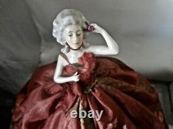 Antique German Porcelaine Demi-poupée Bras Loin Magnifique Main Peinte En Soie Ballgown