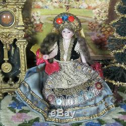 Antique Mignonette Doll Verre Yeux Hongroise Robe De Mariée Bisque Porcelaine Allemande