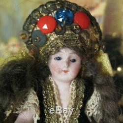Antique Mignonette Doll Verre Yeux Hongroise Robe De Mariée Bisque Porcelaine Allemande