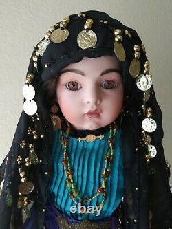 Antique Reproduction. Ezmerelda Par Loveless Fortune Teller Porcelaine Doll. Exc