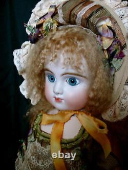 Antique Reproduction Porcelaine Poupée Par Mary Lambeth