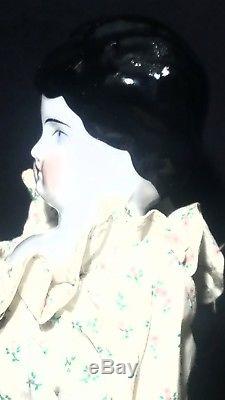 Antique Victorian Molded Bun Chine Head Doll Porcelaine Allemand # 1 Vintage 18