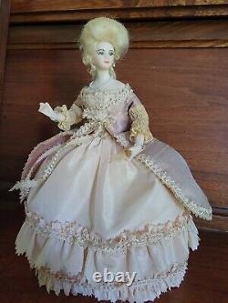 Antique Vintage Victorian 7 Dollhouse Allemand Bisque Doll, Ornate & Beautiful