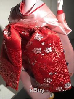 Beau Vintage Poupe De Porcelaine De Japonais En Verre Yeux De Soie Kimono Rose Geisha