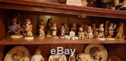 Beaucoup De Vintages Figurines Goebel Hummel Et Dolls Porcelain Avec Corps Doux, Etc.