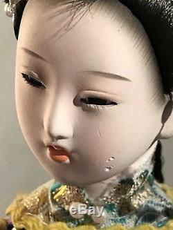 Beaux Poupées En Porcelaine De Japonais Vintage