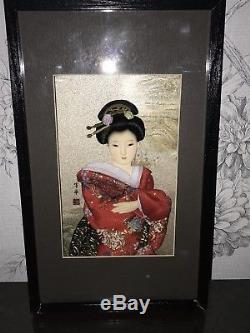 Belle Vintage Japonais Porcelaine Doll Glace Yeux Silk Figure Encadrée