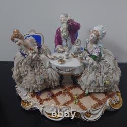 Belle figurine de poupée en porcelaine en dentelle Unter Weiss Bach allemande antique