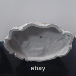 Belle figurine de poupée en porcelaine en dentelle Unter Weiss Bach allemande antique