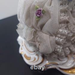 Belle figurine de poupée en porcelaine en dentelle Unter Weiss Bach allemande antique
