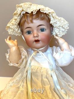 Belle poupée bébé en porcelaine 17 Kammer & Reinhardt Simon & Halbig 121