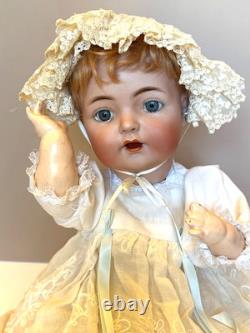 Belle poupée bébé en porcelaine 17 Kammer & Reinhardt Simon & Halbig 121