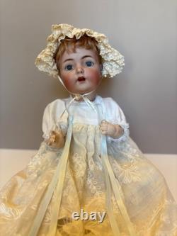 Belle poupée bébé en porcelaine 17 Kammer & Reinhardt Simon & Halbig 121