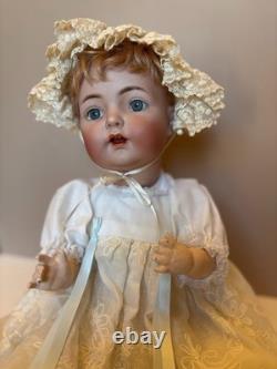 Belle poupée bébé en porcelaine 17 Kammer & Reinhardt Simon & Halbig 121