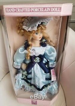 Collection Souvenirs Vintage Edition Handcrafted Porcelain Doll Sandra Rare