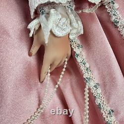 Collection de romance Vintage 36 Poupée en porcelaine victorienne avec robe rose M. Reed