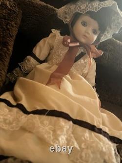 Cosette Poupée en Porcelaine Vintage Hantée Possédée Énergie Spirituelle Positive