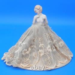 Coussin à épingles en porcelaine vintage de demi-poupée, figurine beauté en train de se baigner, mains loin.