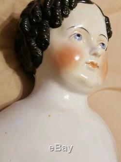 De Grande Victorienne Antique Porcelain Doll Head Avec Black Hair 8 X 5