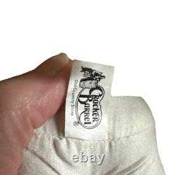 Doll en porcelaine vintage de Cracker Barrel avec lit escamotable, mallette de style victorien en forme de coffre