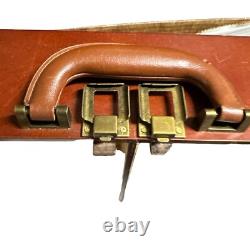 Doll en porcelaine vintage de Cracker Barrel avec lit escamotable, mallette de style victorien en forme de coffre