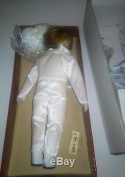 Dynastie (vintage / Porcelaine) Collection Doll (bleu Eyes) - Ring Bearer