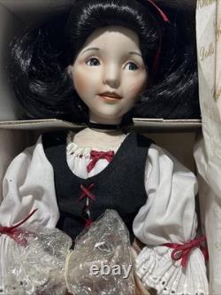Edwin Knowles Héroïnes de la forêt Blanche-Neige poupée de collection. Neuf, boîte d’origine
