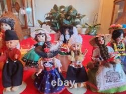 Ensemble de 11 poupées souvenirs internationales vintage
