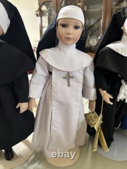 Ensemble de 7 poupées en porcelaine Vintage Kingstate 19 Nonne et Sœur