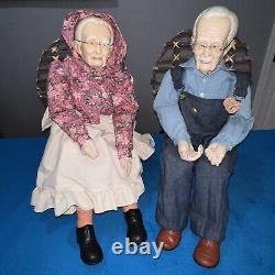 Ensemble de poupées en porcelaine Vintage William Wallace Jr. grand-père et grand-mère avec accessoires