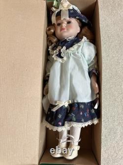 Ensemble de quatre poupées en porcelaine vintage Collection Starz avec certaines boîtes d'origine