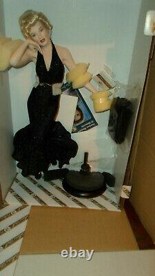 Éternellement Marilyn Franklin Monnaie Marilyn Monroe Porcelaine Doll Last Issue Nib