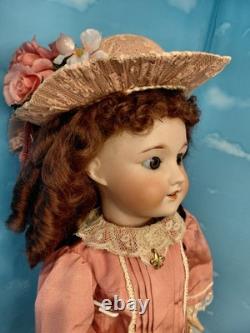 Fabulous 18 SFBJ Unis France 301 Taille 7, Merveilleux Costume Antique