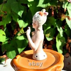 Figurine de poupée coussin en porcelaine vintage Carl Schneider signée 94284