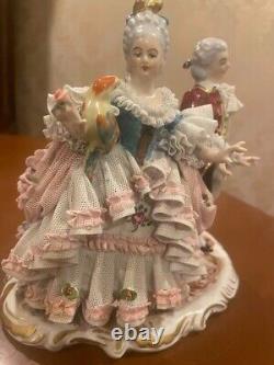Figurine de poupée en dentelle de porcelaine vintage dame et monsieur, perroquet coloré / H 21cm