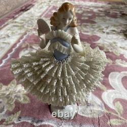 Figurine de poupée en porcelaine de dentelle de Sitzendorf vintage de 9,8 pouces de hauteur