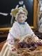 Figurine De Vendeuse De Pommes En Demi-poup&eacute;e En Porcelaine Vintage