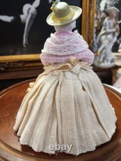 Figurine de vendeuse de pommes en demi-poupée en porcelaine vintage