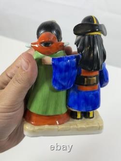 Figurine en porcelaine vintage Royal Seoul #113 représentant un garçon et une fille coréens asiatiques en costume traditionnel