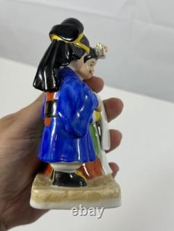 Figurine en porcelaine vintage Royal Seoul #113 représentant un garçon et une fille coréens asiatiques en costume traditionnel