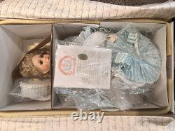 Galerie Mondiale MELANY Poupée en porcelaine Patricia Loveless BOÎTE & COA #313/2000 20