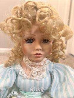 Galerie Mondiale MELANY Poupée en porcelaine Patricia Loveless BOÎTE & COA #313/2000 20