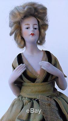 Grande, Grande, Vintage Demi-poupée, Fille Clapet Sur Une Vieille Base De Forme De Robe Filaire, 14 H