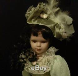 Haunted Antique / Vintage Porcelain Spirit Activité Dollanique Paranormal