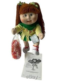 La poupée vintage en porcelaine Danbury Mint Cabbage Patch Cheerleader Melissa Ann 96 16