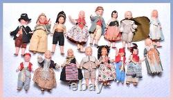 Lot de 16 poupées miniatures allemandes Hertwig ethniques en biscuit peint antique