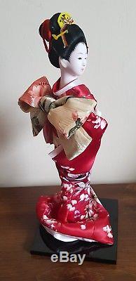 Magnifique Poupée Vintage En Porcelaine De Japon, Verre, Yeux, Soie, Kimono Rouge, Geisha